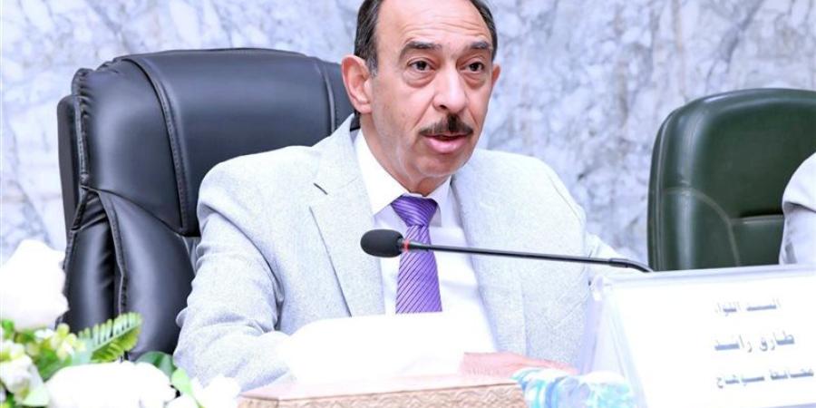 محافظ سوهاج يعلن بدء تطبيق حزمة تيسيرات جديدة لتراخيص المحال العامة - المدينة برس