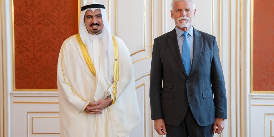 طلال الشطي يقدم أوراق اعتماده لرئيس التشيك سفيرا للكويت في براغ - بوابة المدينة برس