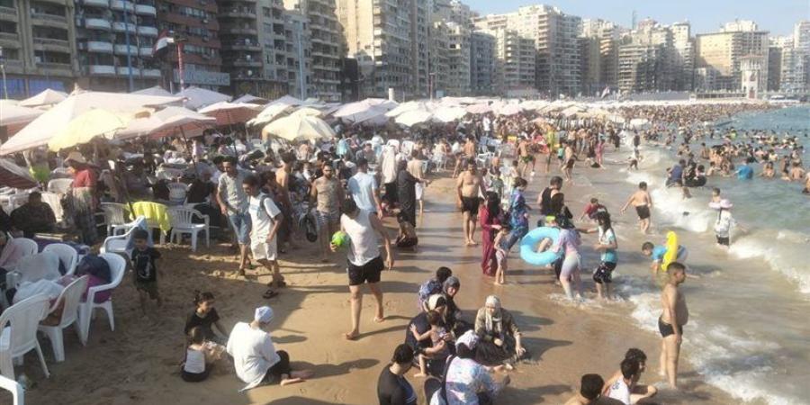 محافظ الإسكندرية: شواطئ القطاع الشرقي تسجل إشغالًا كاملًا في آخر جمعة من يوليو - المدينة برس