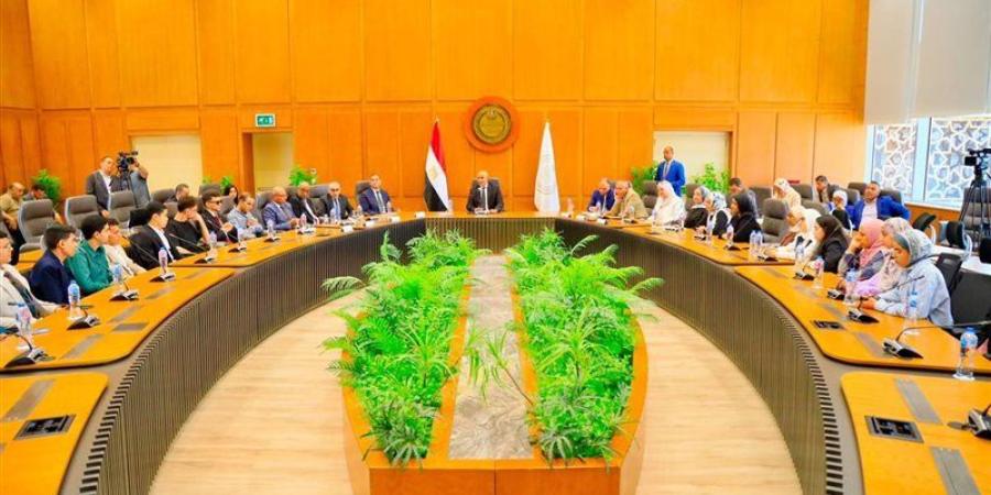 وزير التعليم يكرم أوائل الثانوية العامة ويؤكد: الثانوية العامة ليست نهاية الطريق - المدينة برس