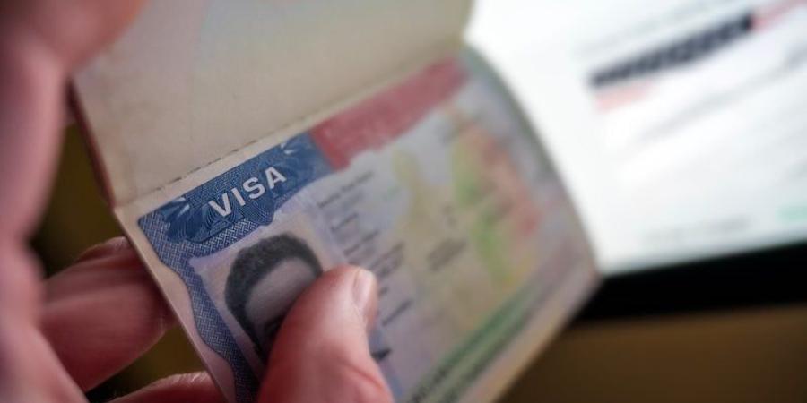سندات تنتظر طالبي الفيزا الأمريكية - بوابة المدينة برس