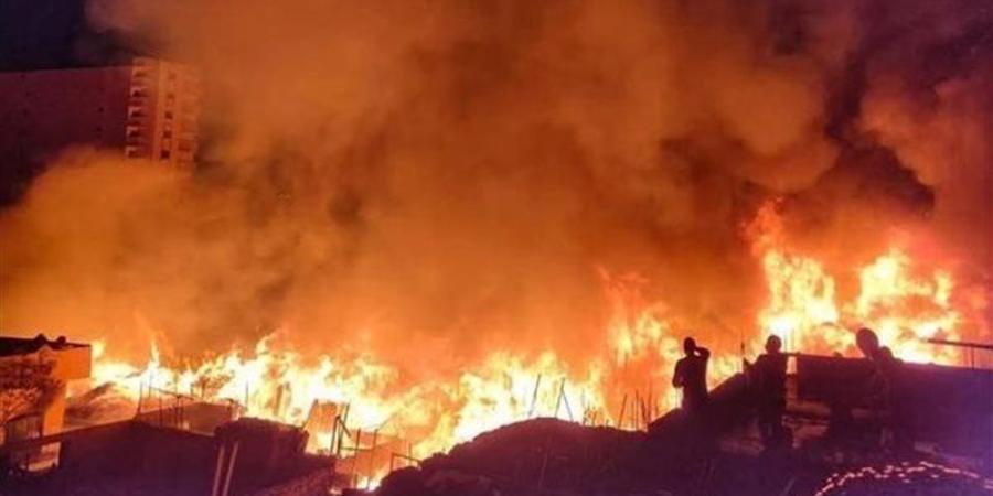 احتراق سيارة نقل محملة باسطوانات البوتاجاز فى طريق أبوسمبل بأسوان (فيديو) - المدينة برس