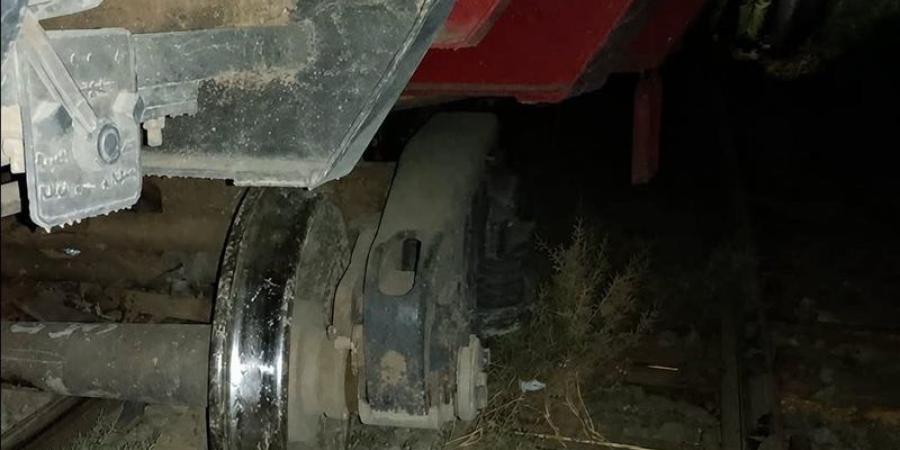 لا إصابات، مصدر يكشف تفاصيل خروج جرار قطار عن القضبان في إمبابة - المدينة برس