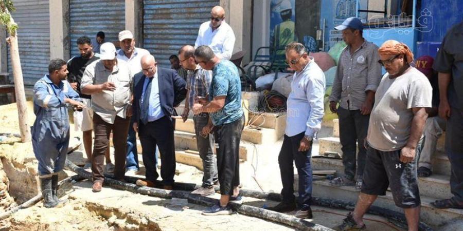 رئيس القابضة للمياه يتابع أعمال إصلاح كسر الخط الناقل بمدينة العلمين - المدينة برس