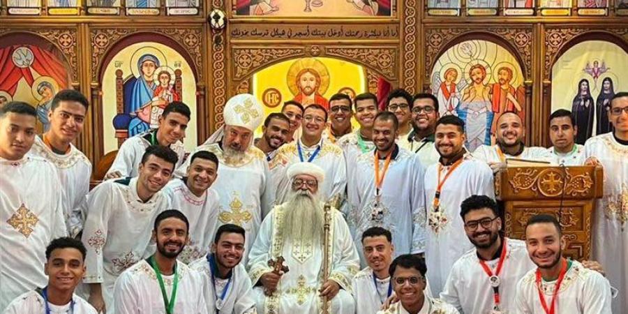 الأنبا تكلا يختتم مؤتمر الشباب الجامعي والخريجين بدشنا - المدينة برس