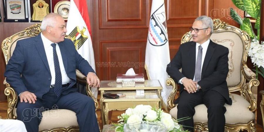 محافظ بني سويف يلتقي مدير الأمن الجديد ويؤكدان أهمية العمل بروح الفريق - المدينة برس