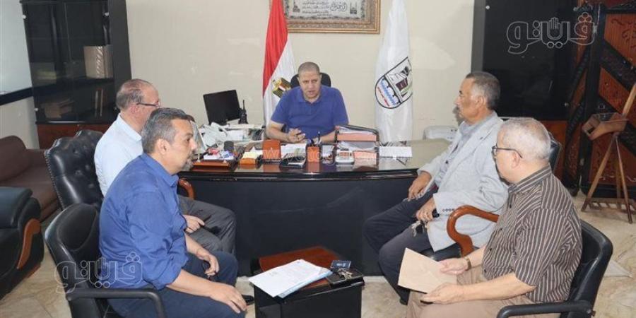 محافظة بني سويف تبحث تسريع تحصيل مستحقات الدولة عن مشروعات الصرف الزراعي المغطى - المدينة برس