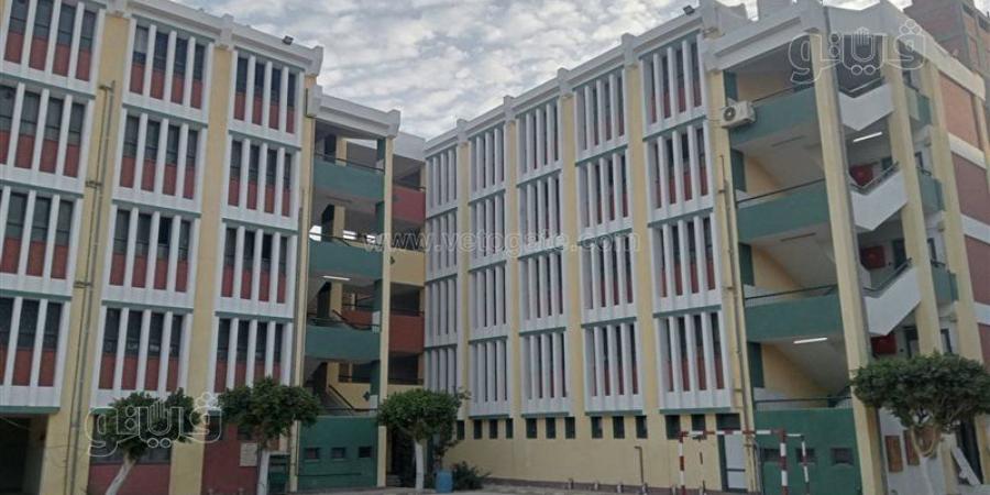 بعد التظلم، طالب ثانوية عامة ببني سويف يستعيد 28 درجة في الكيمياء ويصعد للمركز الثالث بمدرسته - المدينة برس