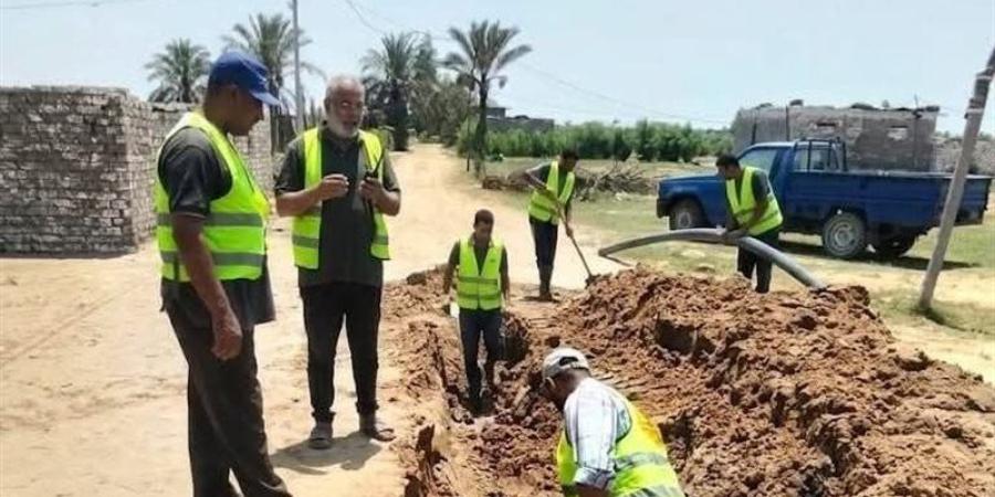 مياه الشرقية تنفذ خط مياه بطول 350 مترًا لخدمة أهالي عزبة سامي غزال بالحسينية - المدينة برس