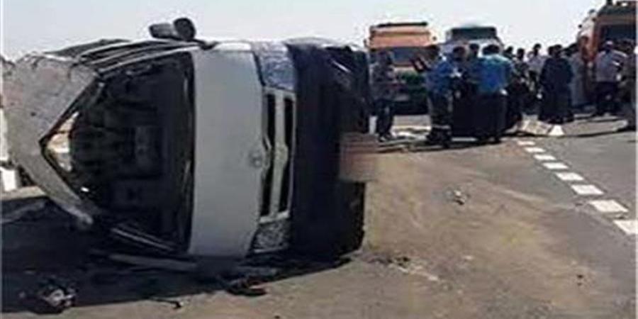 إصابة 11 شخصًا إثر انقلاب ميكروباص على طريق السويس الصحراوي - المدينة برس