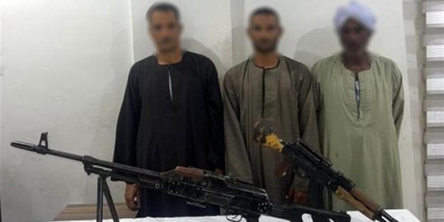 صور عمرها 13 عاما تكشف حكاية أسلحة نارية في قنا، الأمن يفك لغز الواقعة (صور) - المدينة برس