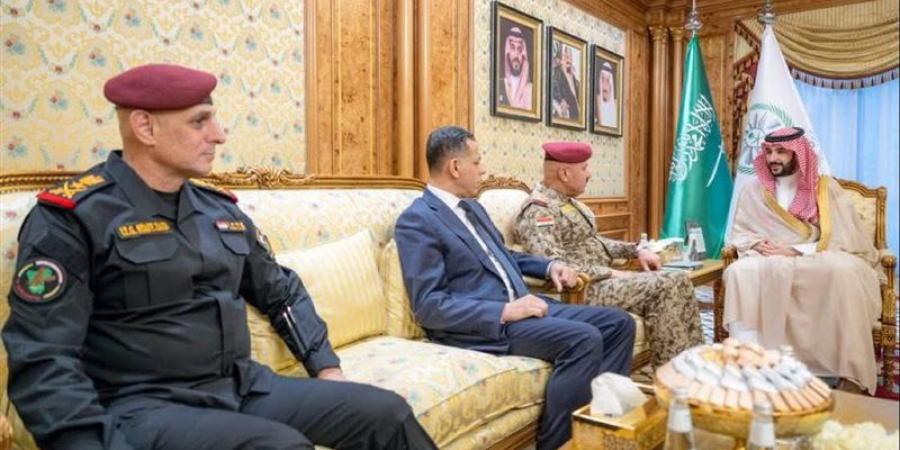 وزير الدفاع السعودي يلتقي مدير مكتب القائد العام للجيش العراقي - المدينة برس