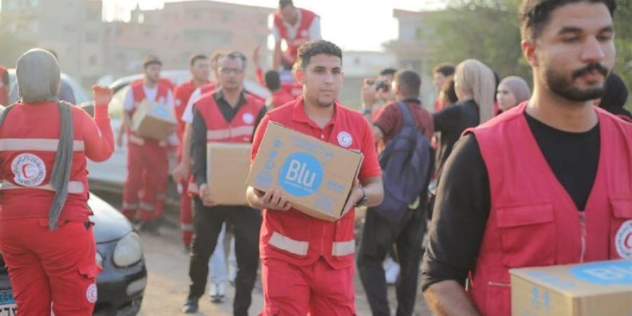 الهلال الأحمر يشارك أهالي ضحايا الإسماعيلية إقامة سرادقات العزاء وتقديم الدعم (صور) - المدينة برس