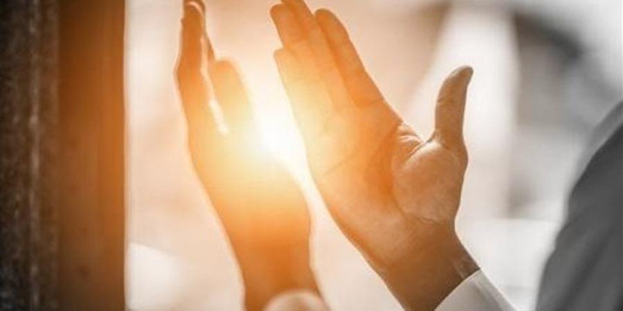"اللهم إليك أشكو ضعف قوتي"، أدعية زوال الهم والحزن وفك الدين في الصباح - المدينة برس