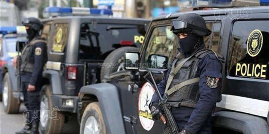 بركة دماء داخل غرفة النوم، أمن القاهرة يكثف جهوده لضبط محامٍ قتل والده بـ 16 طعنة في المطرية - المدينة برس