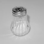 بين “معركة الشتاء” وفوائد الشفاء.. الوجهان المتناقضان للملح الصخري